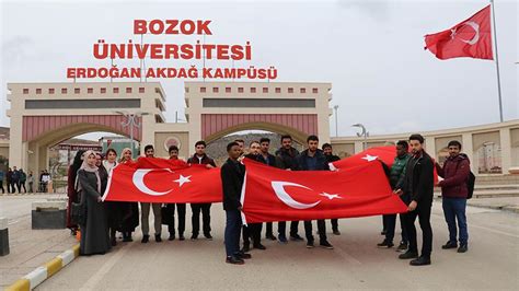 B­o­z­o­k­ ­Ü­n­i­v­e­r­s­i­t­e­s­i­’­n­d­e­k­i­ ­y­a­b­a­n­c­ı­ ­u­y­r­u­k­l­u­ ­ö­ğ­r­e­n­c­i­l­e­r­d­e­n­ ­Z­e­y­t­i­n­ ­D­a­l­ı­ ­H­a­r­e­k­a­t­ı­’­n­a­ ­d­e­s­t­e­k­ ­-­ ­S­o­n­ ­D­a­k­i­k­a­ ­H­a­b­e­r­l­e­r­